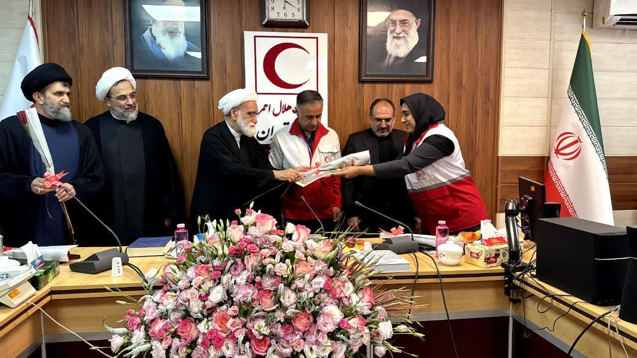 فداکاری، وظیفه‌شناسی و جانفشانی امدادگران جمعیت هلال احمر در دفاع ملی-دینی قابل توصیف نیست